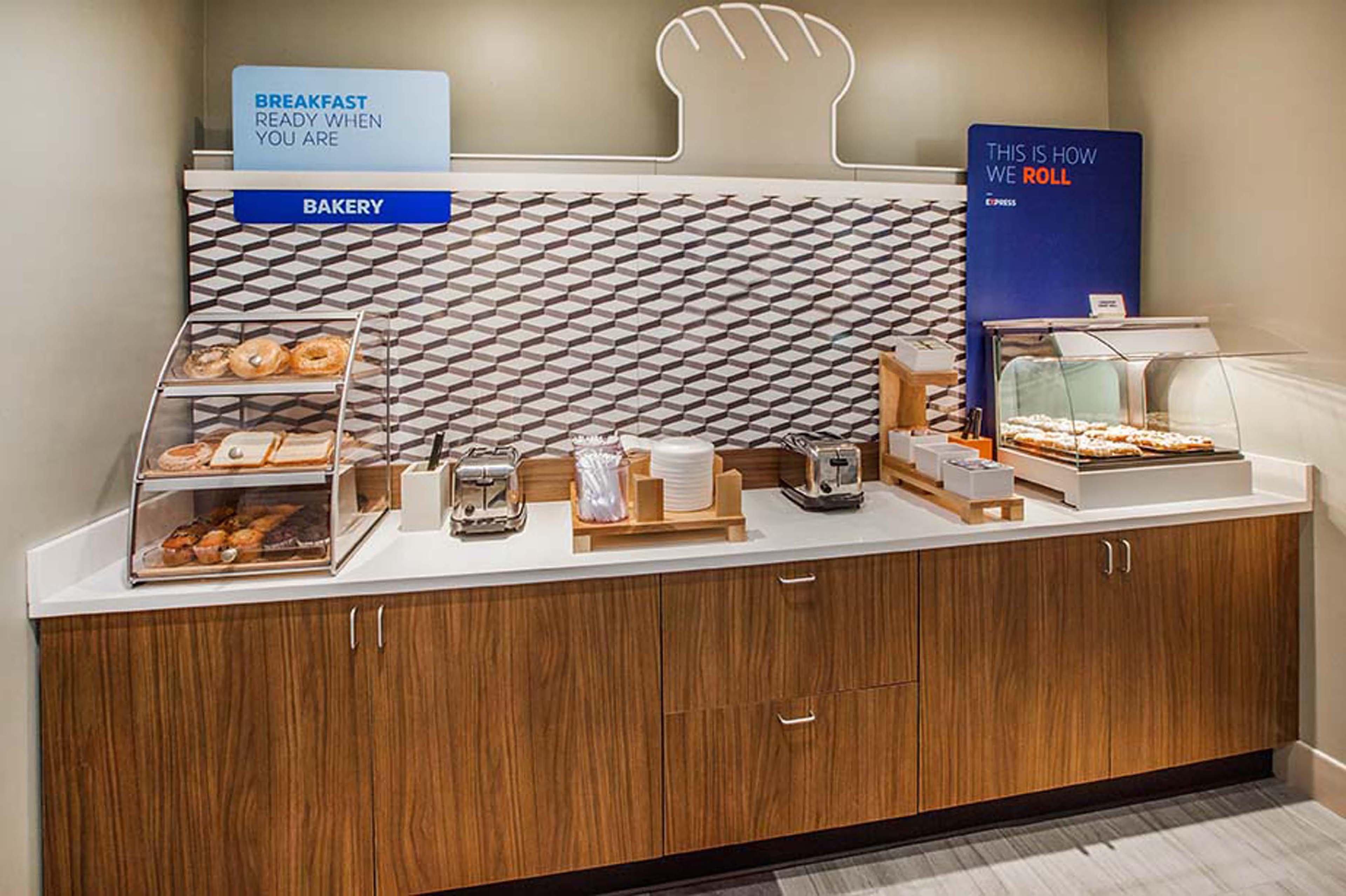 Holiday Inn Express & Suites - Marshalltown By Ihg Bagian luar foto