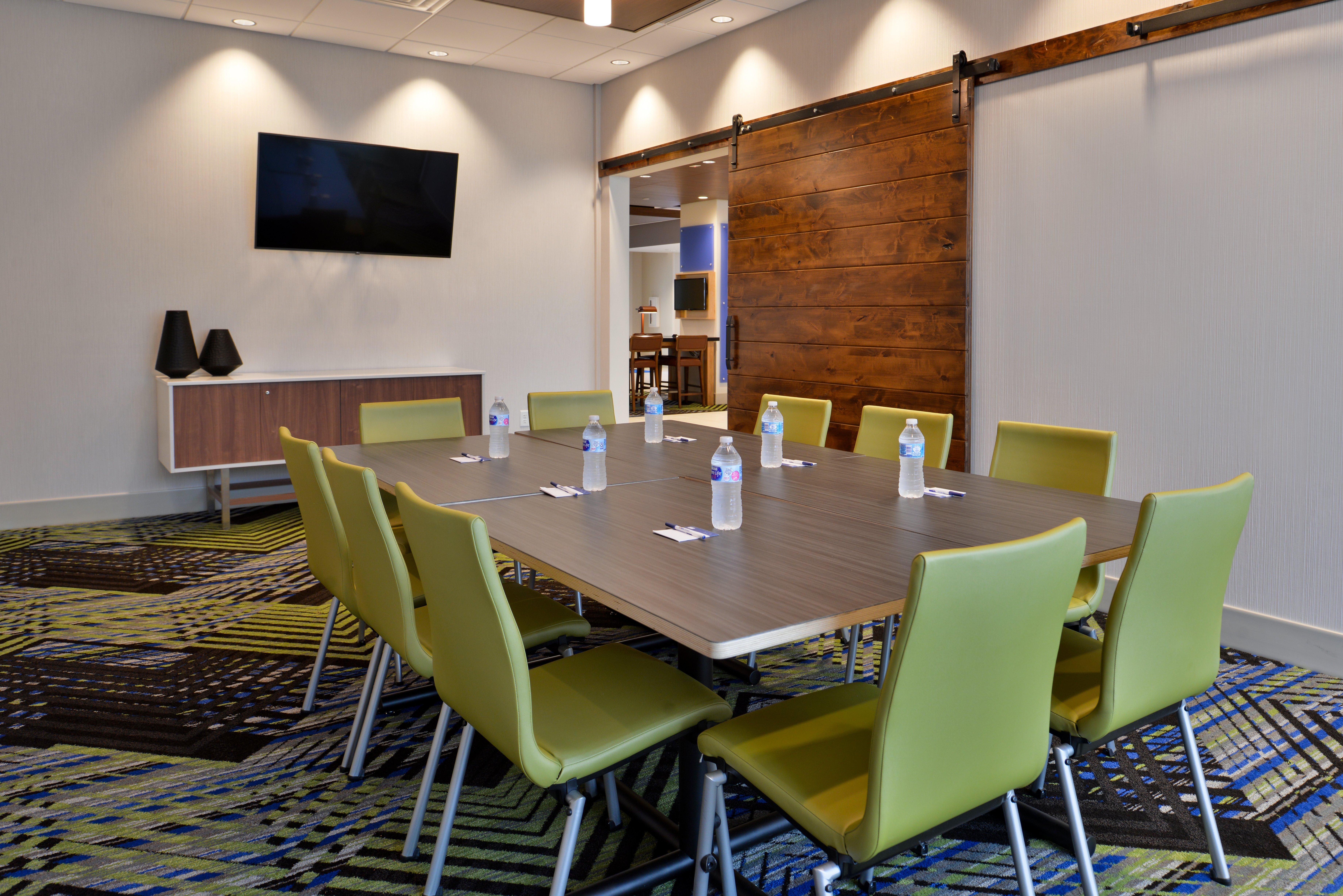 Holiday Inn Express & Suites - Marshalltown By Ihg Bagian luar foto