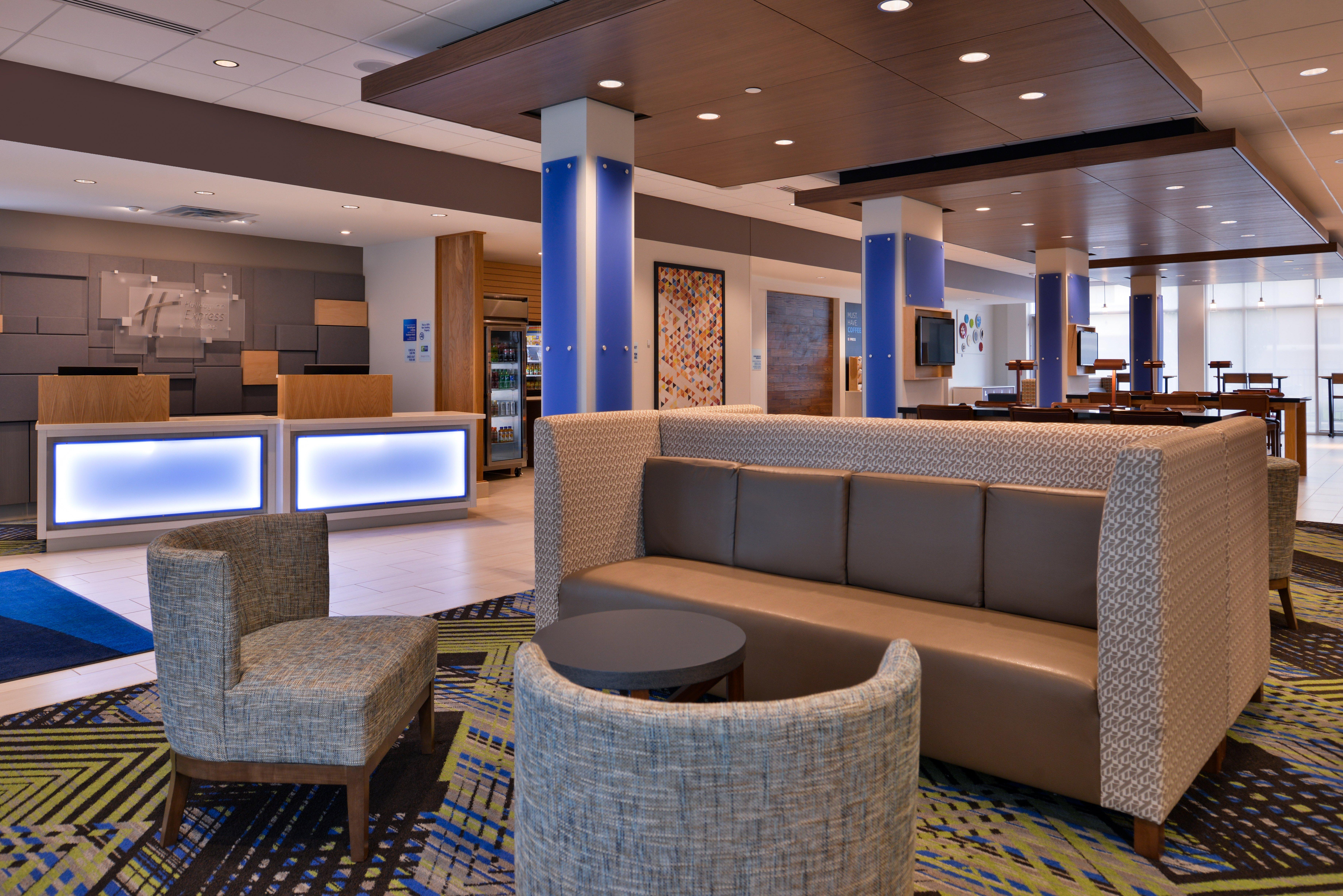 Holiday Inn Express & Suites - Marshalltown By Ihg Bagian luar foto