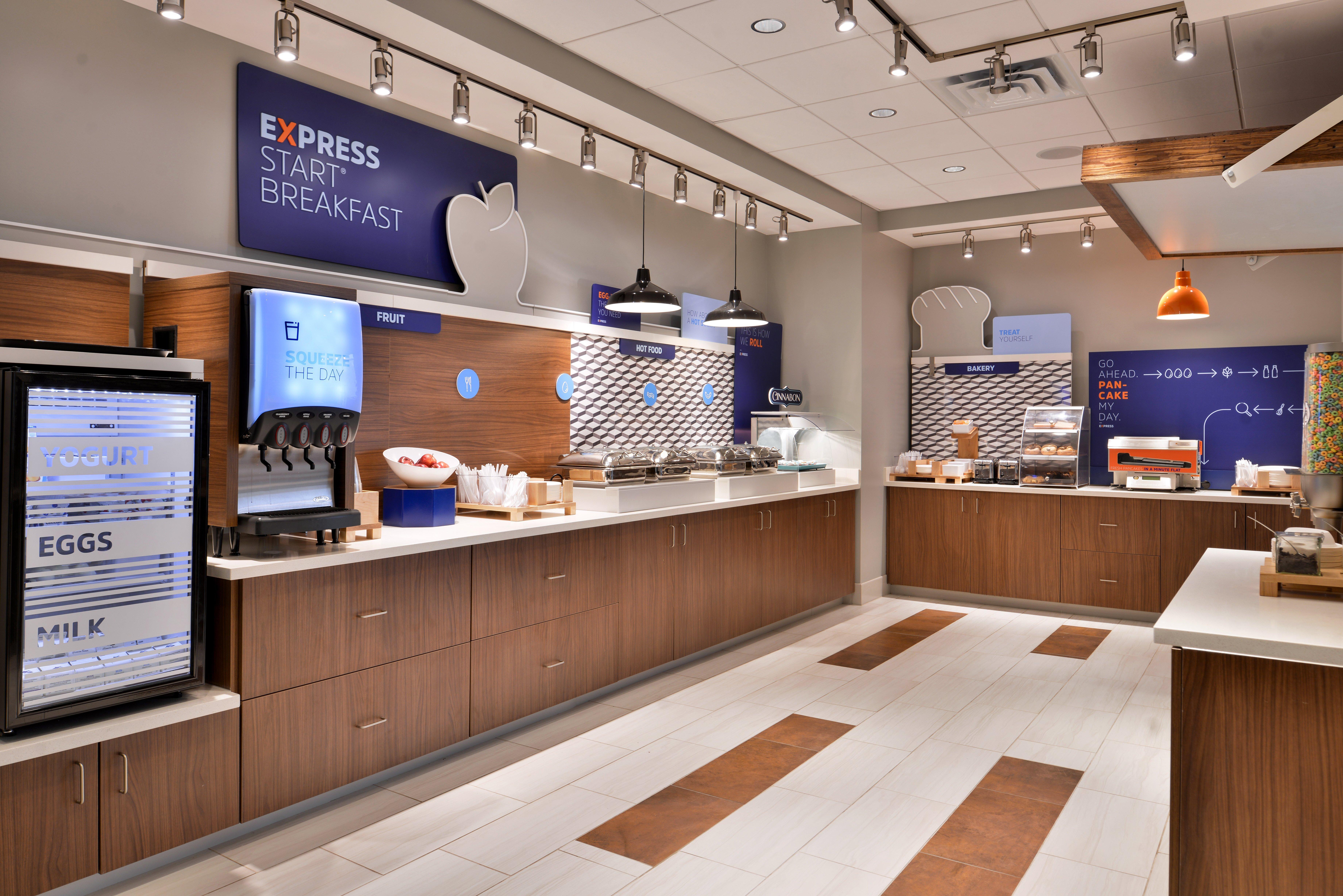 Holiday Inn Express & Suites - Marshalltown By Ihg Bagian luar foto