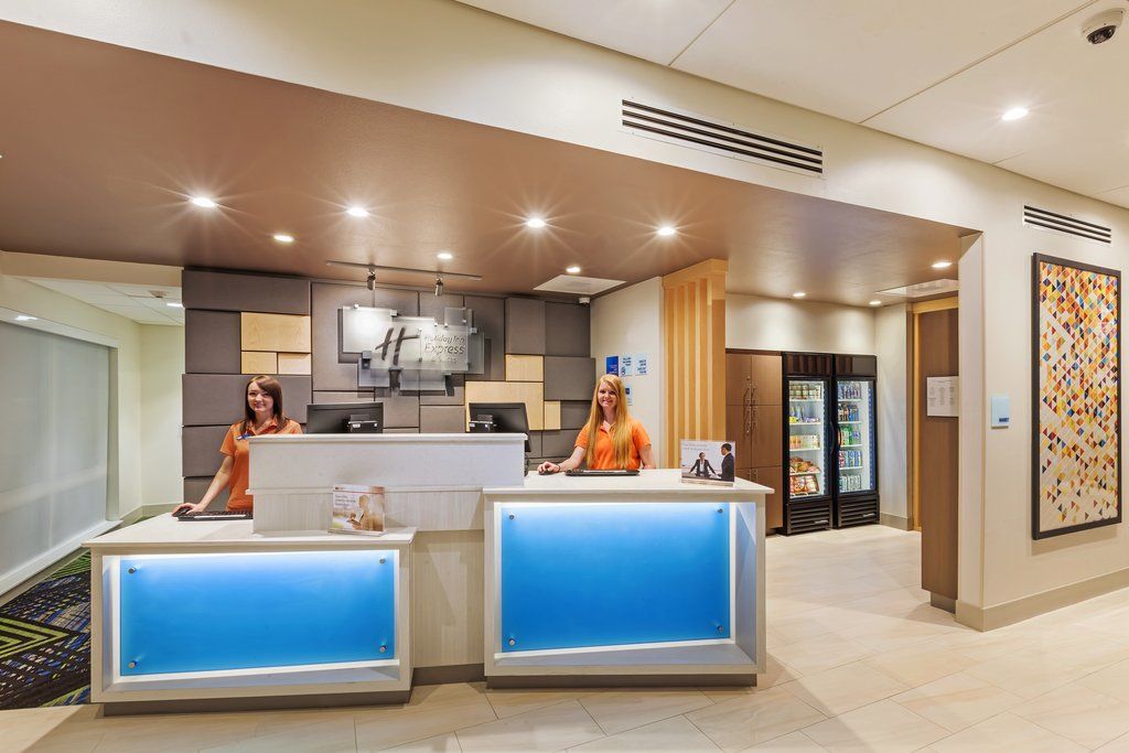 Holiday Inn Express & Suites - Marshalltown By Ihg Bagian luar foto