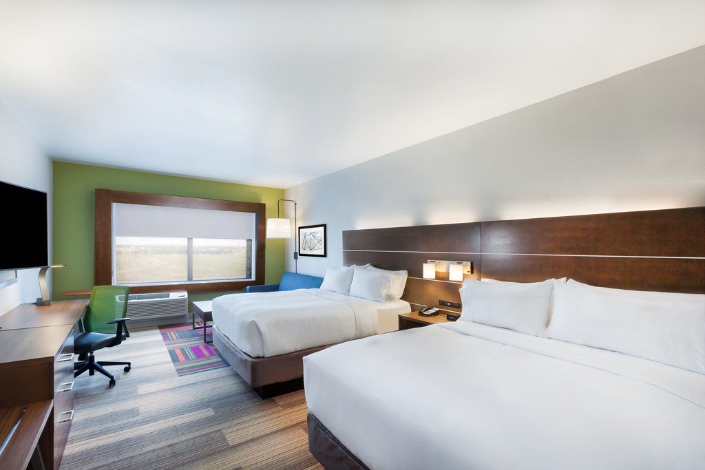 Holiday Inn Express & Suites - Marshalltown By Ihg Bagian luar foto