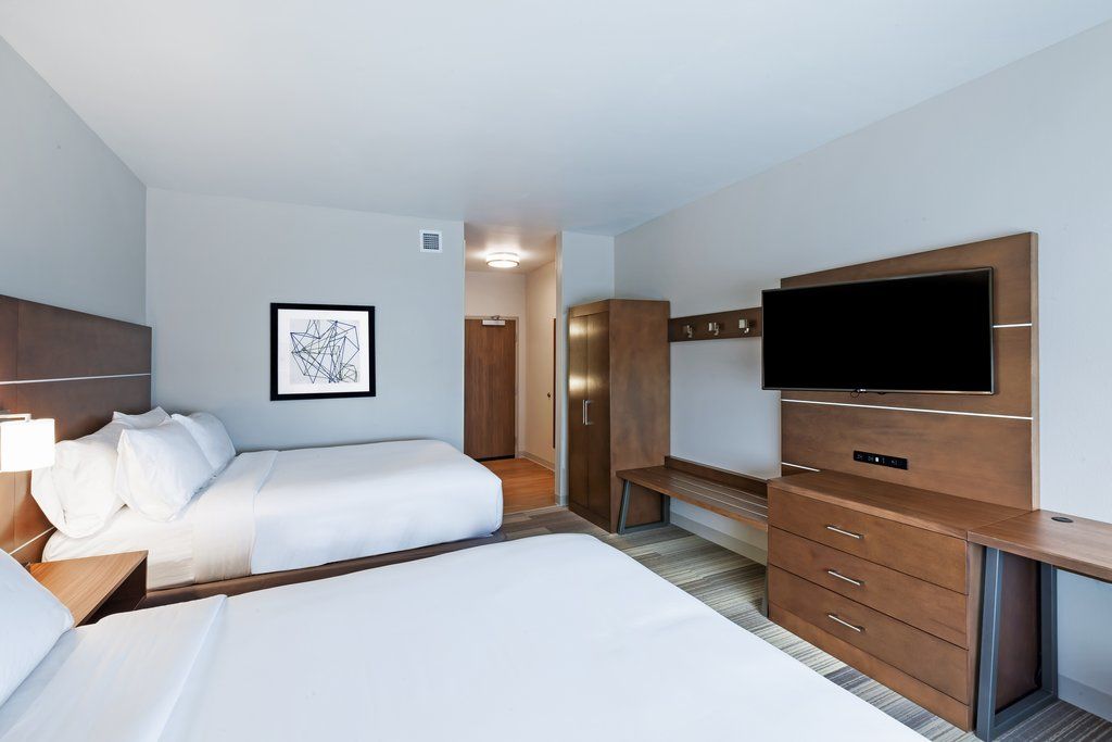 Holiday Inn Express & Suites - Marshalltown By Ihg Bagian luar foto