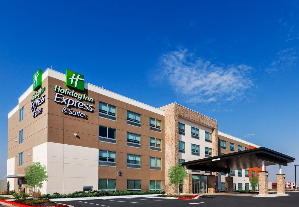 Holiday Inn Express & Suites - Marshalltown By Ihg Bagian luar foto