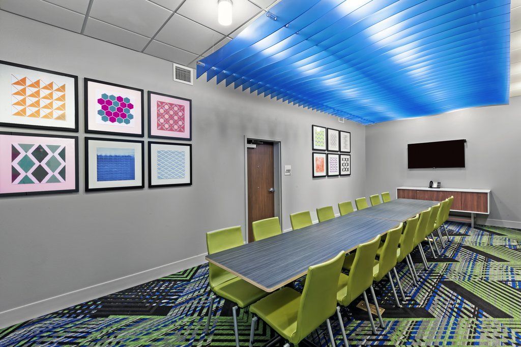 Holiday Inn Express & Suites - Marshalltown By Ihg Bagian luar foto