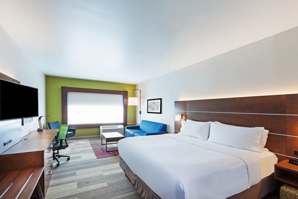 Holiday Inn Express & Suites - Marshalltown By Ihg Bagian luar foto